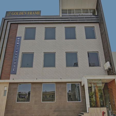 Townhouse Golden Frame Hotel Ghaziabad Ngoại thất bức ảnh