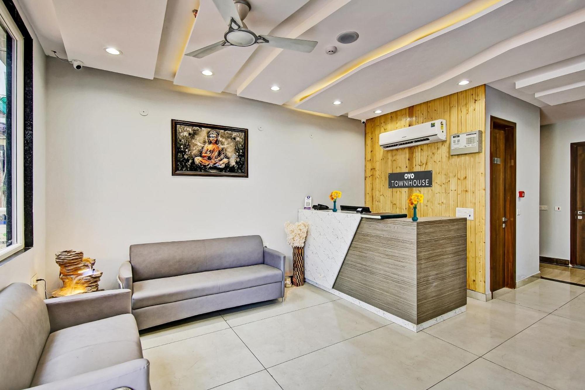 Townhouse Golden Frame Hotel Ghaziabad Ngoại thất bức ảnh