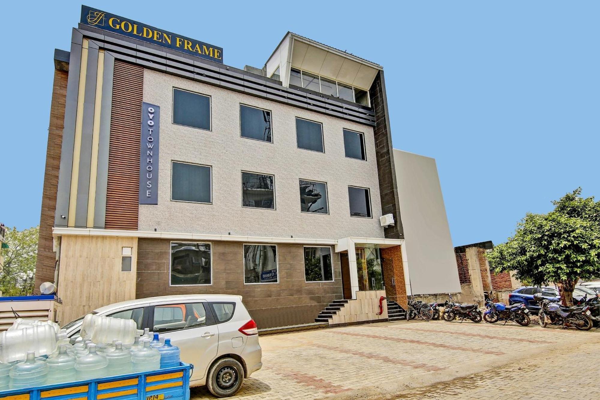 Townhouse Golden Frame Hotel Ghaziabad Ngoại thất bức ảnh